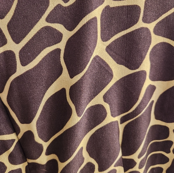 Sleeveless Shell Dress - Picture 5 of 8